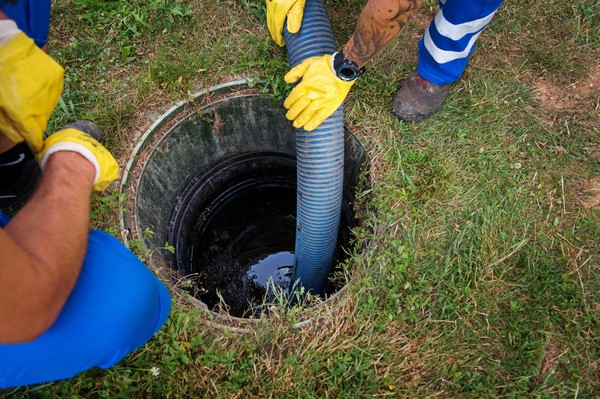 À qui faire appel pour déboucher mes canalisations Voiron